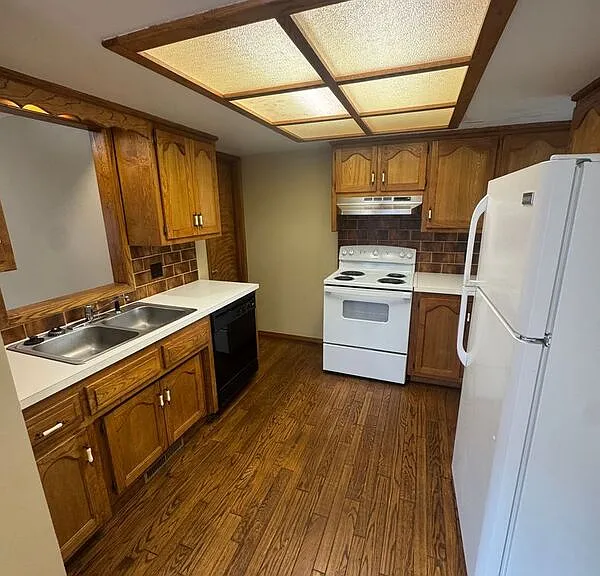 510 E Elm St #E — Photo 5