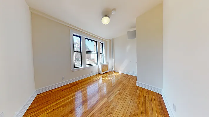 Rented by Bond New York | media 10