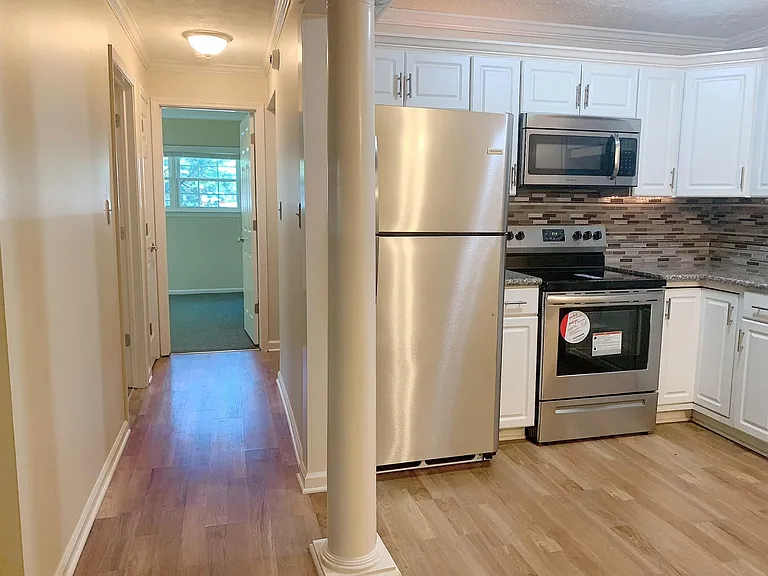 5325 Portland St #104 — Photo 2