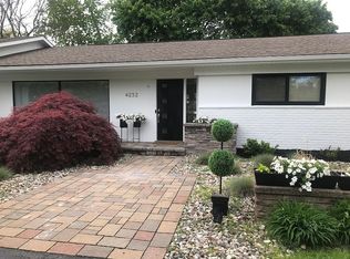 4252 Derry Rd, Bloomfield Hills, MI 48302