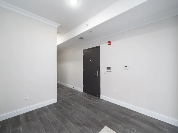 186 Kensington Avenue image 10 of 16