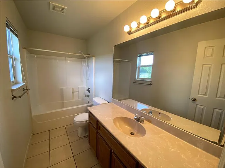 601 Bermuda #B — Photo 20