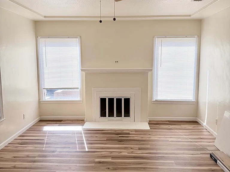 544 W Vassar Ave — Photo 2