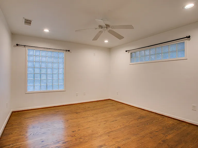 5815 Walnut Hill Ln — Photo 33