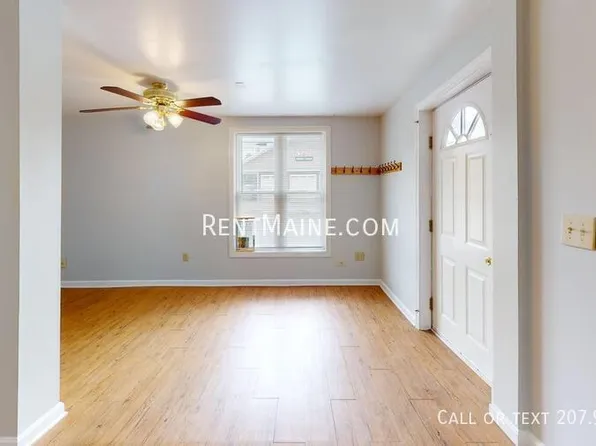 1817 Hammond St #2, Bangor, ME 04401