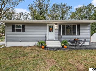 202 Leisure Ln, Bellevue, NE 68005