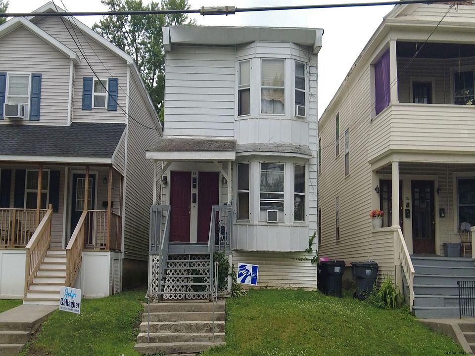 1st image of 98 Woodlawn Ave