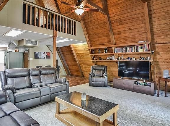 4th image of 411 Timberline Dr