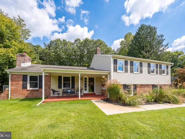 14 Castle Rock Dr, Havertown, PA 19083