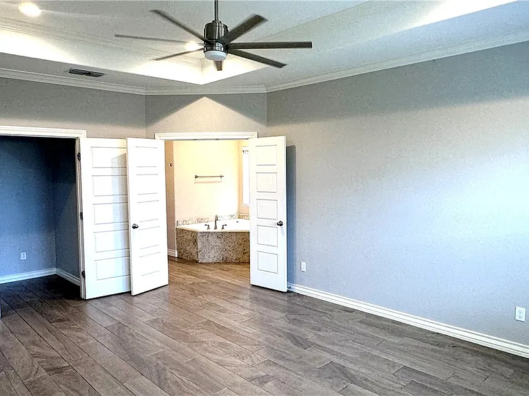 3734 Berkeley Dr — Photo 8
