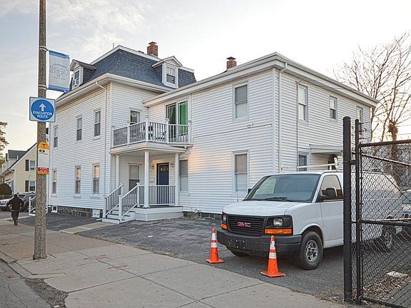 2nd image of 1295 Hyde Park Ave #1