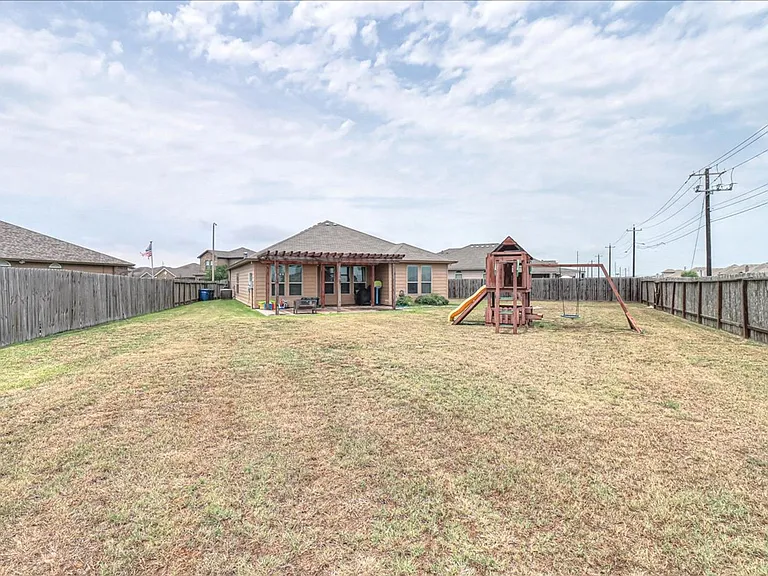 2242 Anacua St — Photo 38