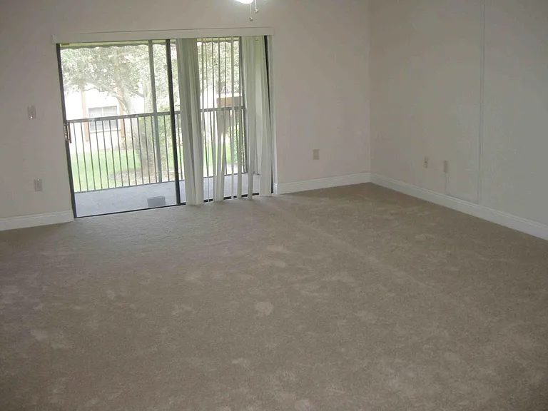3432 NW 86th Way — Photo 6
