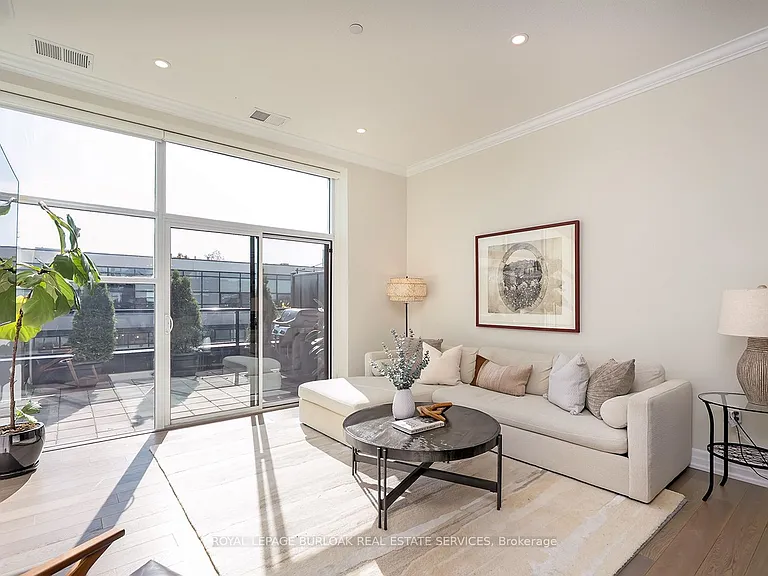 1878 Gordon St #202 — Photo 11