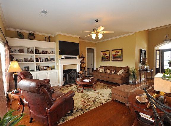 2nd image of 2879 Summer Oaks Pl
