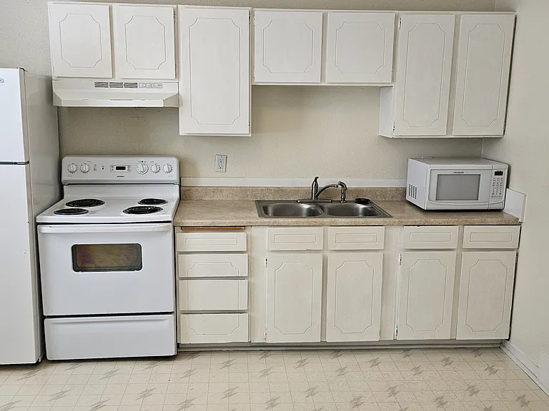 536 W Bonneville St #1 — Photo 5
