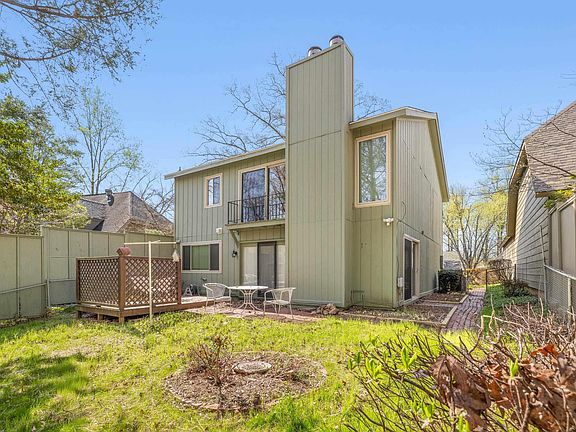 5th image of 307 Lake Forest Ln