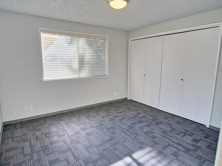 1302 NW Knoxville Blvd #203 — Photo 9