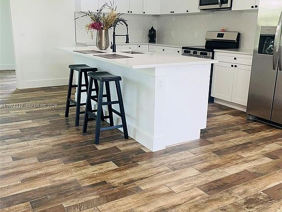 2nd image of 3365 Douglas Rd