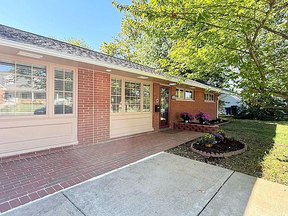 2nd image of 4905 Apple Tree Dr