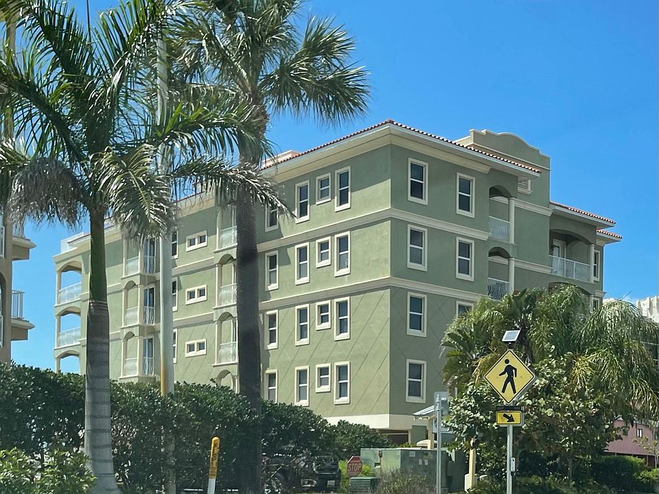 Exterior of boutique 8 unit luxury condo development.