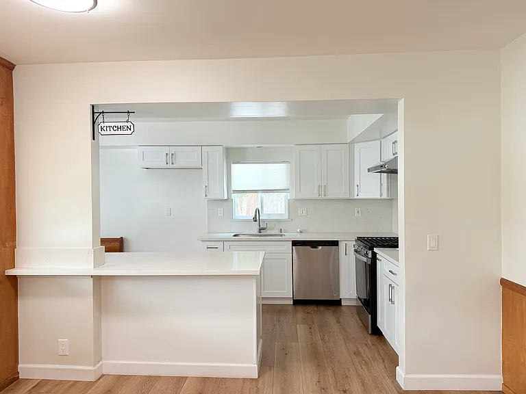 467 E Benwood St — Photo 11