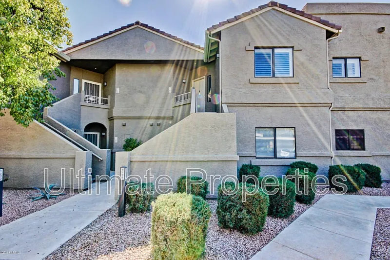 2 bed, 1.5 bath, 1302 sqft, $1,995 — Photo 3