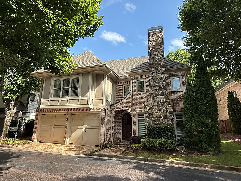 2041 Mendenhall Dr - Gated Community