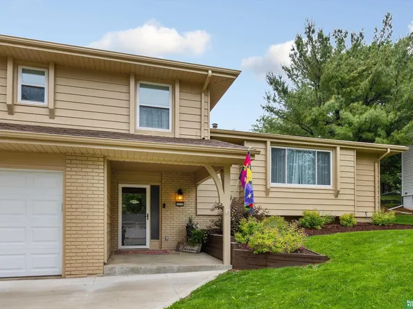 12712 Harney St, Omaha, NE 68154