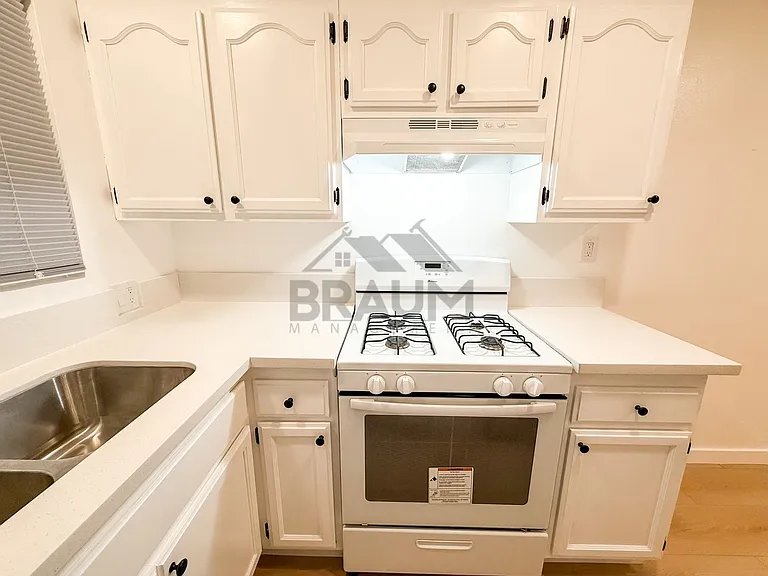 4636 LAUREL CANYON, LLC — Photo 7