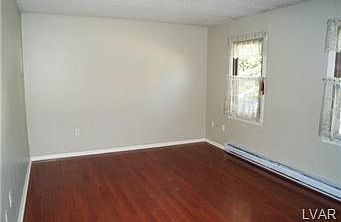 5th image of 560 E 7th St