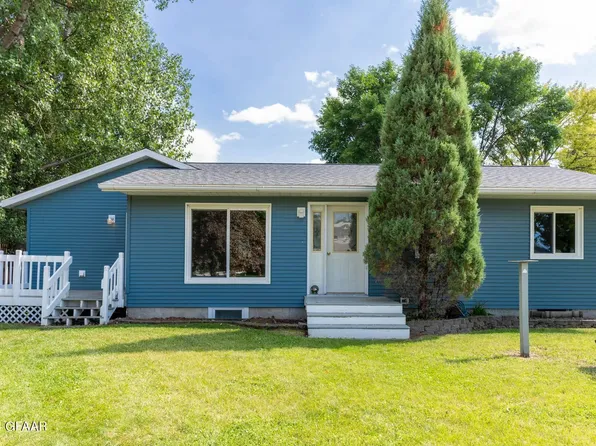 1109 21st St NW, East Grand Forks, MN 56721