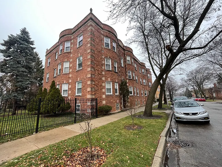 2834 North Lockwood Avenue - 2B — Photo 13
