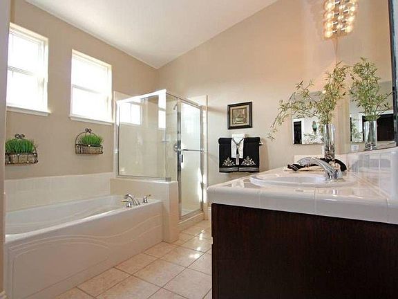 4th image of 5531 Asterwood Dr