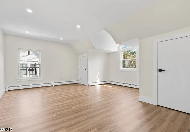 151 S Clinton St #3 — Photo 6