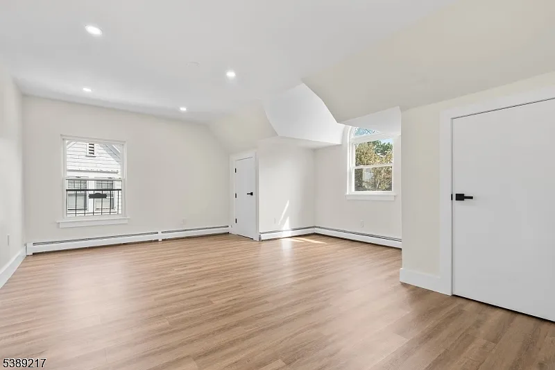 151 S Clinton St #3