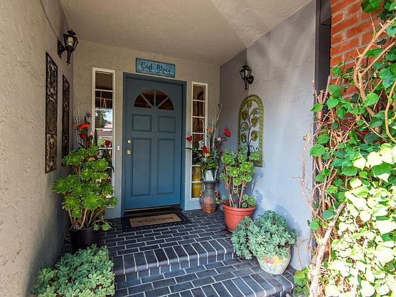 3rd image of 263 Dondero Way