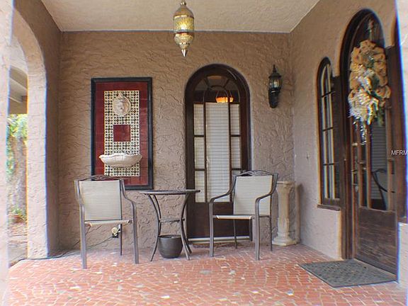2nd image of 221 S Stone St