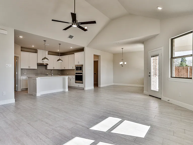 101 Gardenia Dr — Photo 4