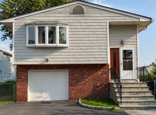 263 Commack Rd Floor 1, Deer Park, NY 11729