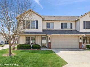806 SE Sunset Ln, Waukee, IA 50263