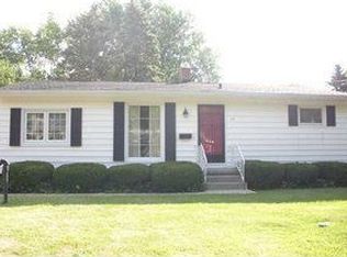 15 Priscilla Ln, Lockport, NY 14094