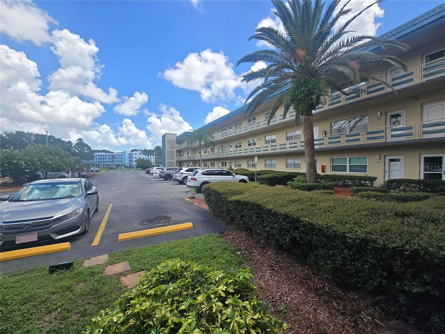 2 bed, 1140 sqft, $1,650 — Photo 2