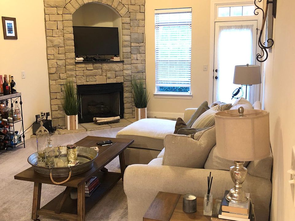 Living room with gas fireplace