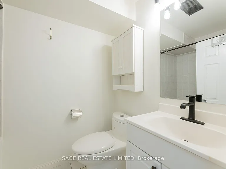 38 Osler St #BASEMENT — Photo 5