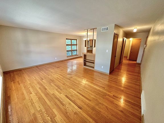 2nd image of 4802-4812 W Wells St #4802-6