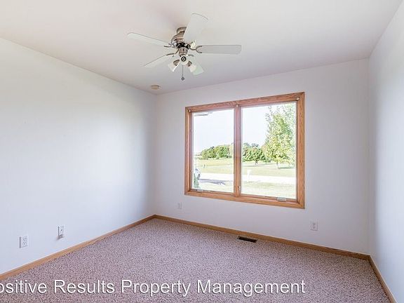 4th image of 105 Hickory Ln
