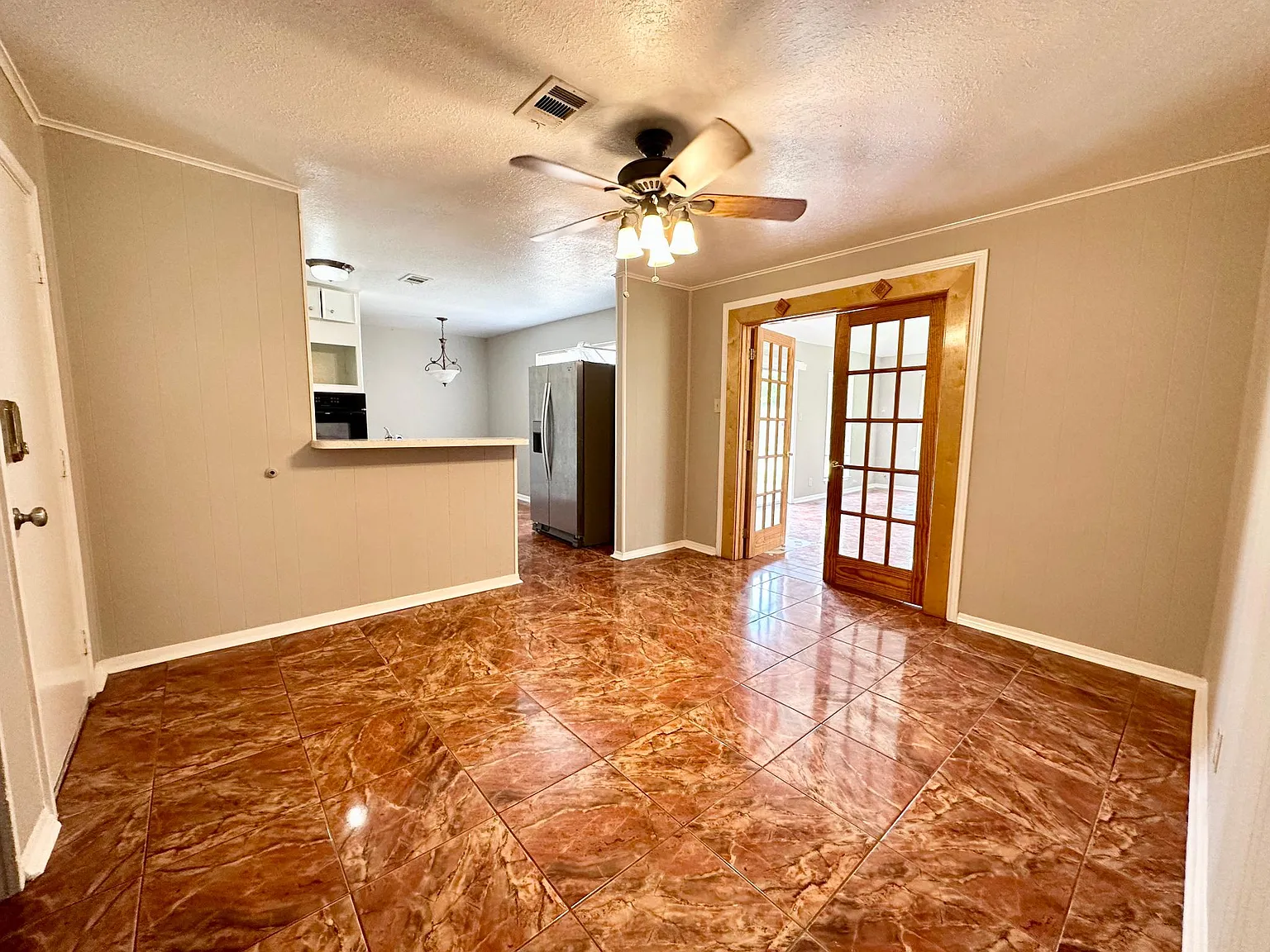 3 bed, 1.5 bath, 1416 sqft, $1,500 — Photo 3