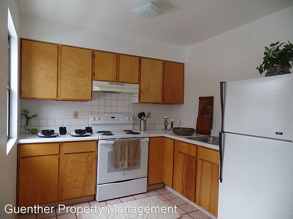 3rd image of 1618 N Lincoln St APT 2