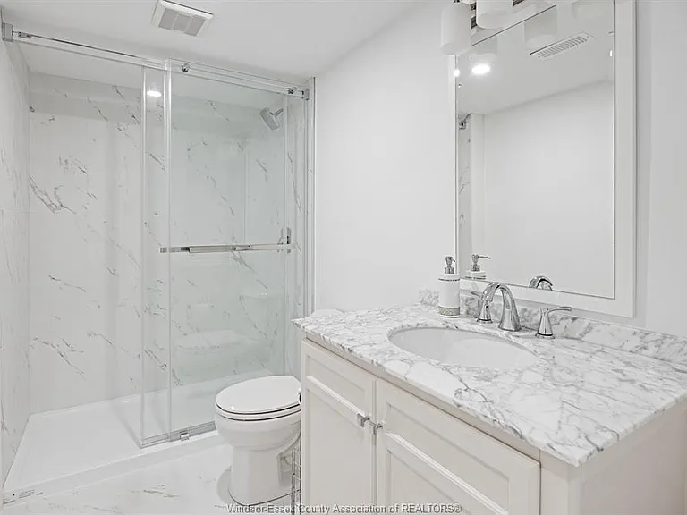116 Peters St — Photo 23